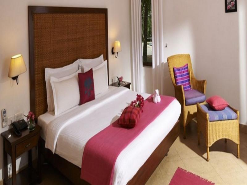 Club Mahindra Ashtamudi Hotel Nīndakara Kültér fotó