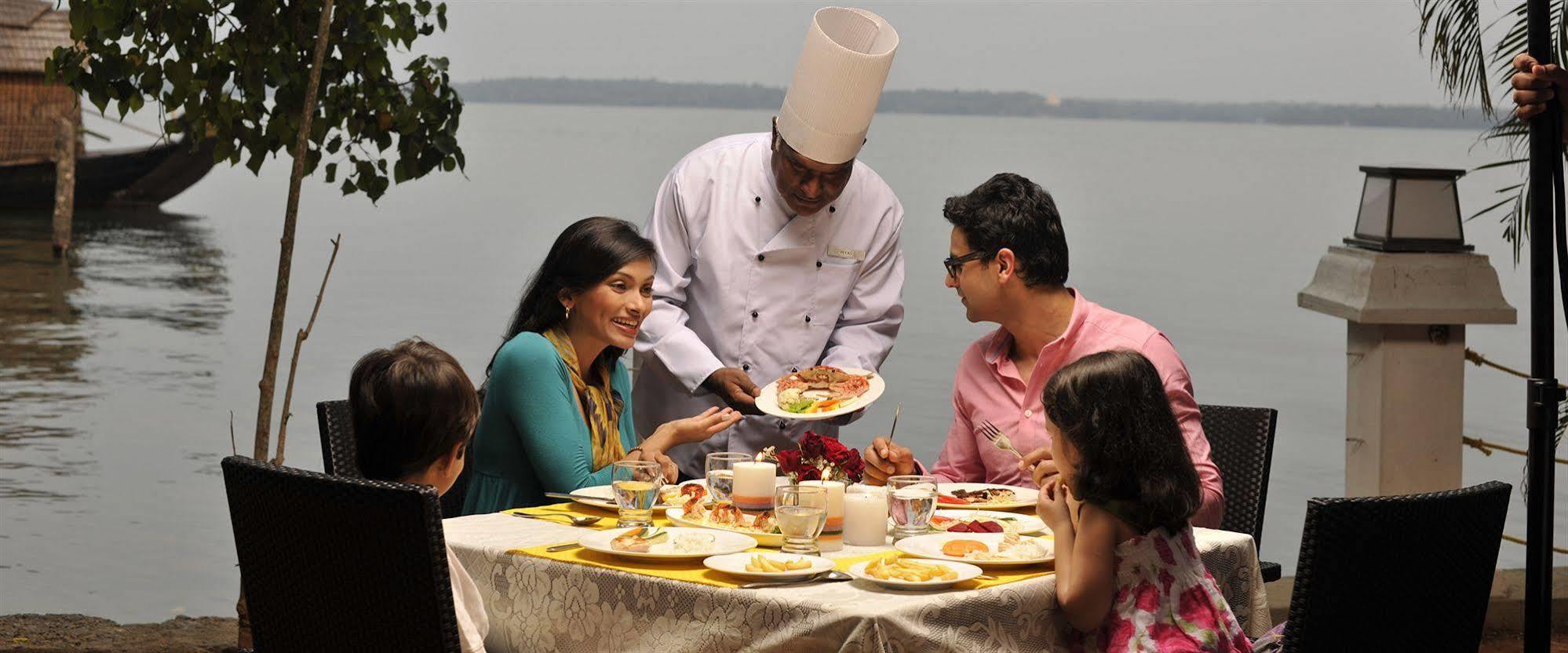Club Mahindra Ashtamudi Hotel Nīndakara Kültér fotó
